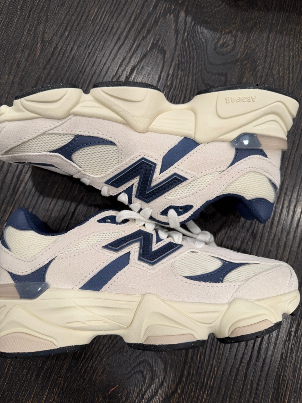Boys New Balance New Balance 9060 size 5- new